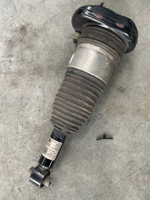 Perna aer stanga spate Bmw seria 6 GT G32 cod 6872967