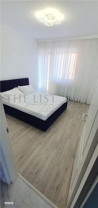 Vanzare Apartament 4 Camere