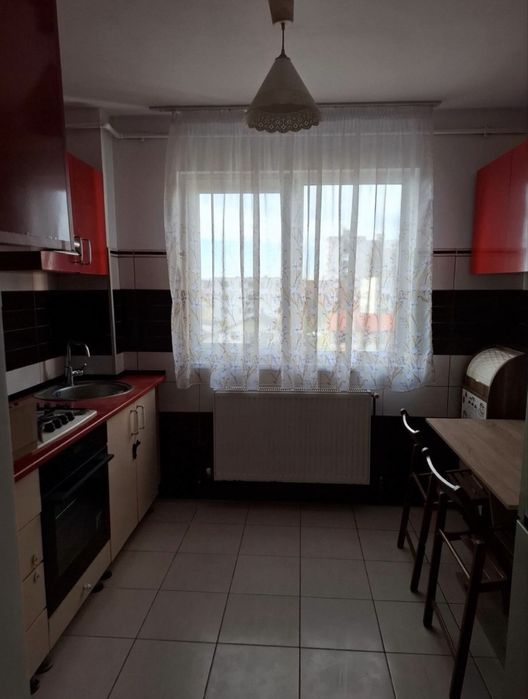 Apartament 3 camere de închiriat - Micro V, Buzău