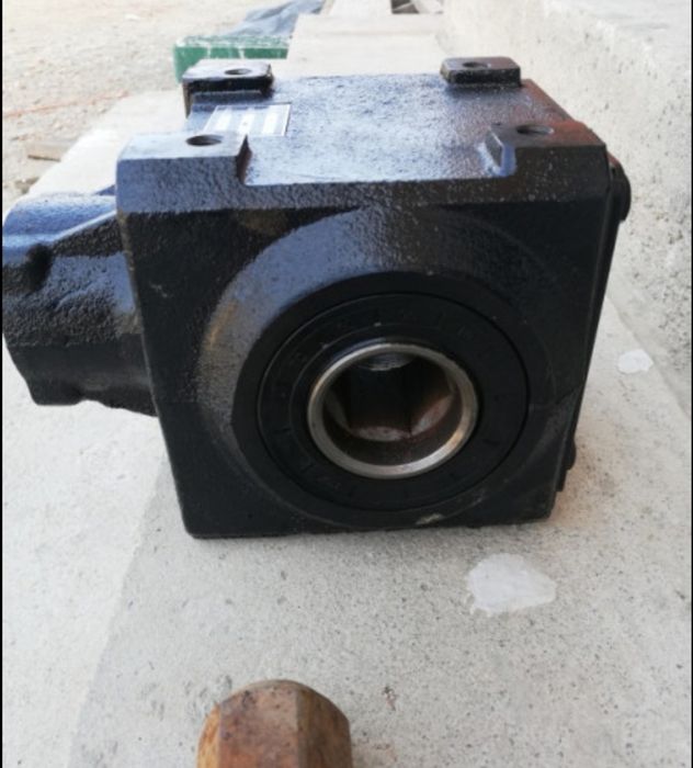 Reductor freza Bomet