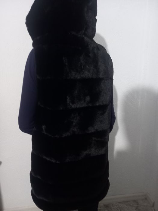 Черен елек от изкуствен косъм