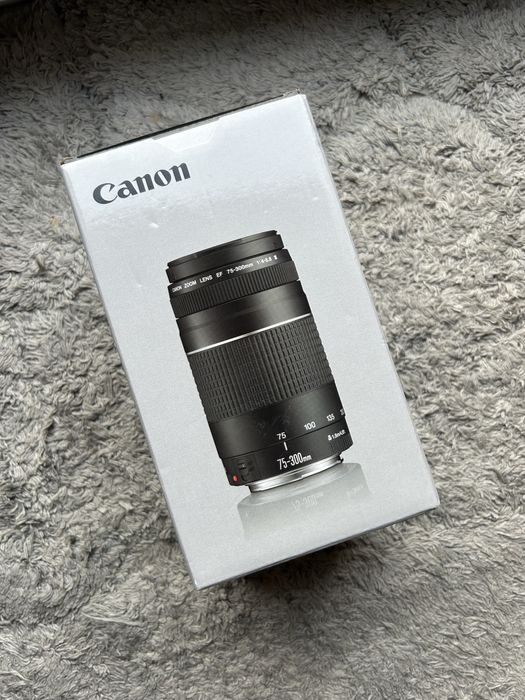 Obiectiv Canon EF 75-300mm f/4-5.6 III USM, Sigilat