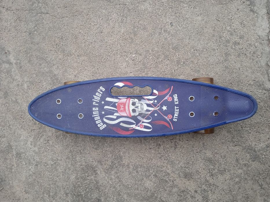 Скейт б/у. В хорошем состоянии