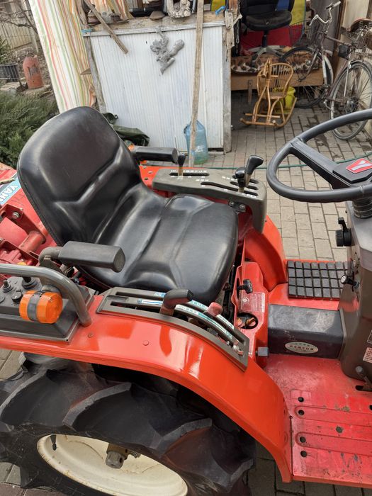 Tractor Yanmar 159 ore