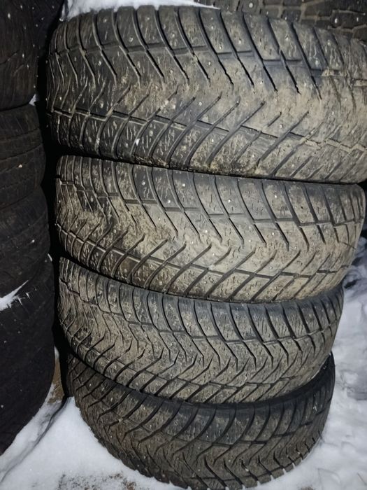 Yokohama 235 55 R20 комплект