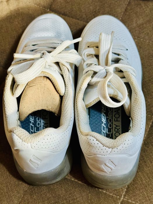 Кроссовки детские белые skechers