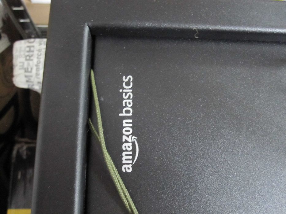 Seif electronic biometric cu amprentă Amazon Basics - 50 L, negru