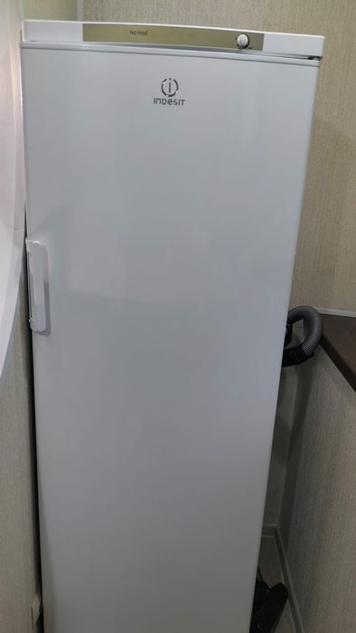 Продам морозильную камеру