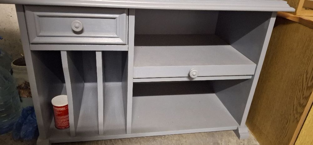 Старинен изцяло дървен шкаф