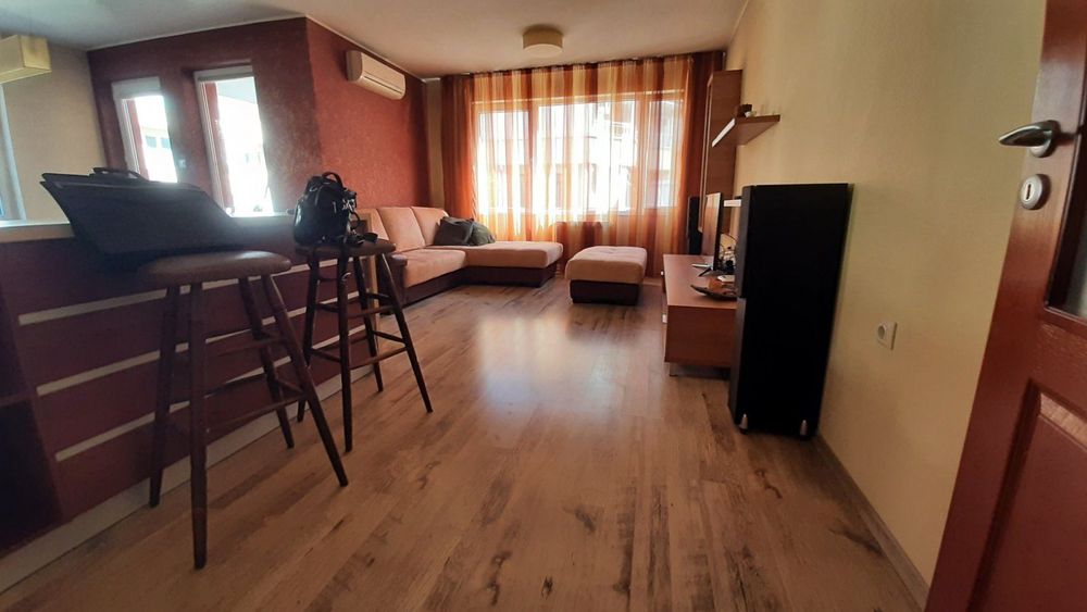 Продава се Тристаен апартамент в Пловдив, Кършияка - 108 кв.м за 1991 €/кв.м - Снимка #1