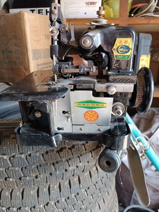 Оверлок промышленный трёх ниточный Китай новый