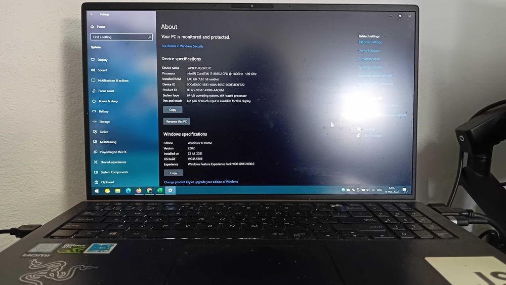 Laptop ASUS ZenBook UX533F