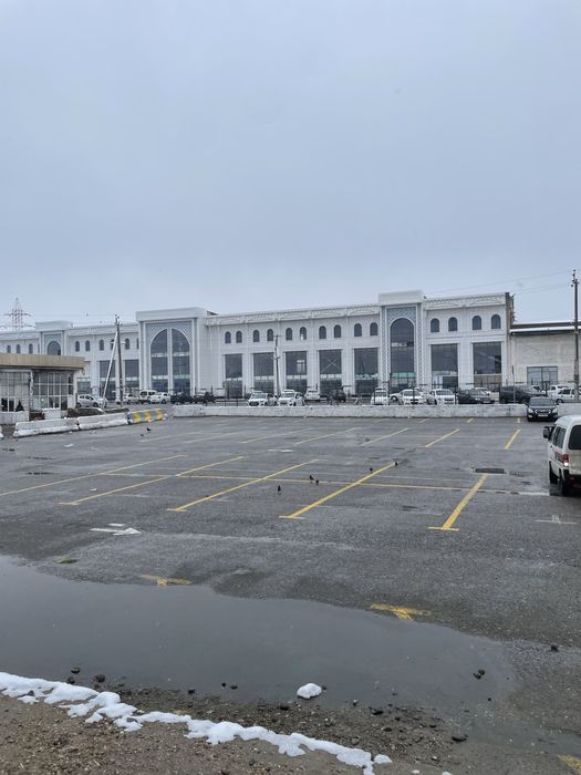 1200 kv.m tijorat binosi — Yangi bozor ro‘parasida