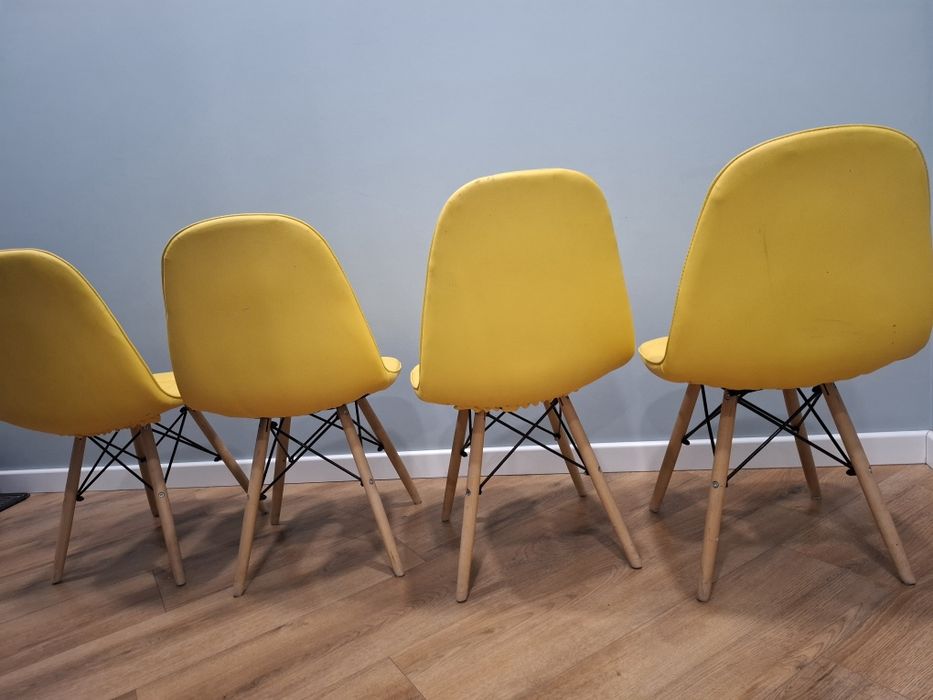 Стулья желтого цвета 4 штуки