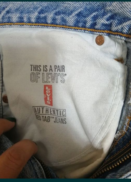 Фирменные джинсы Levi's