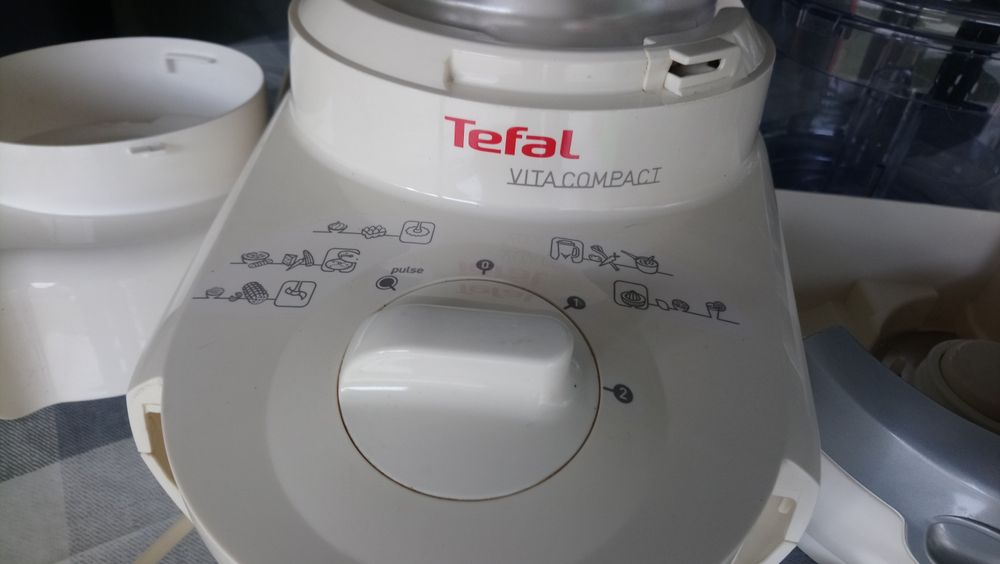 Robot de bucătărie Tefal ,model FP4111A7