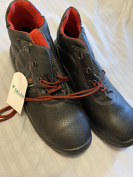 Строительные ботинки