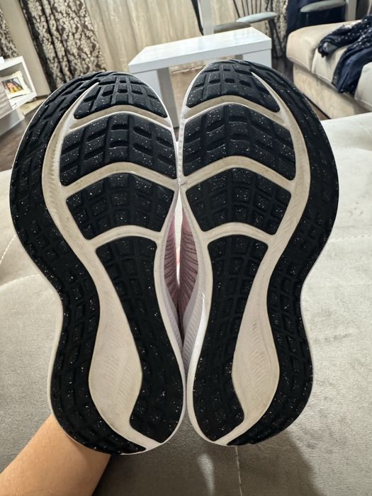 Розови маратонки Nike