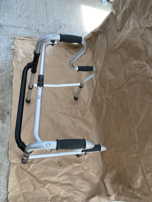 Cadru pliabil cu dublu sprijin