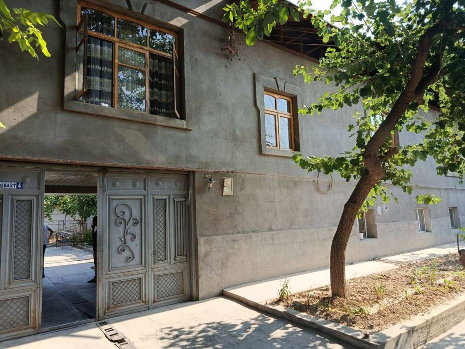 Хасанбойда 8 соток угловой участка сотилади