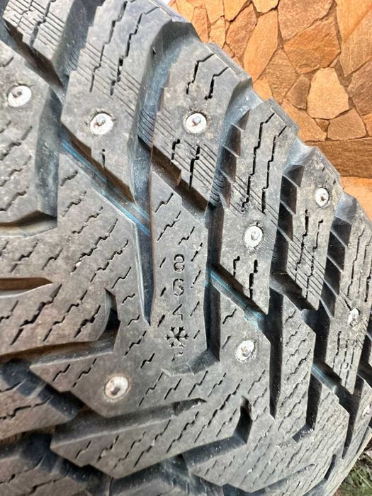 Продам зимнюю резину с дисками