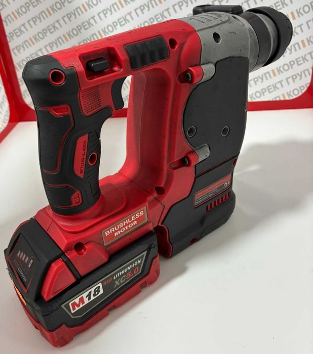 Акумулаторен перфоратор MILWAUKEE M18 с батерия и зарядно