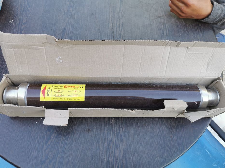 Стари високо волтови прекасвачиза за високо напрежение