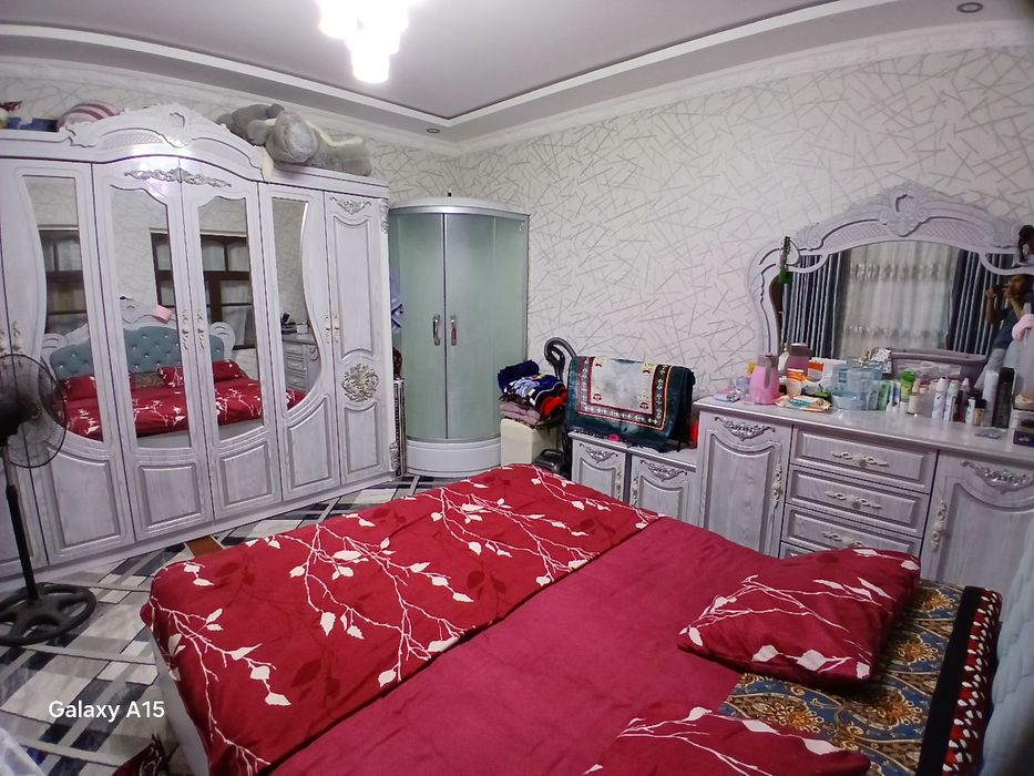 Internat hovli uy sotiladi 5.10 sotix 8hona