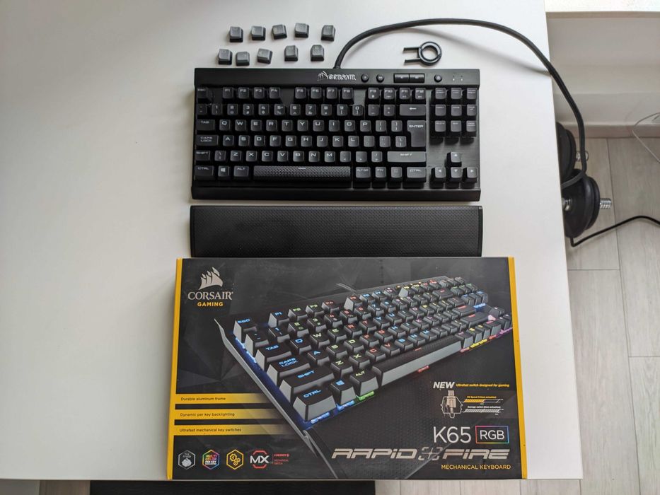 Tastatura gaming Corsair K65 RGB Rapidfire
