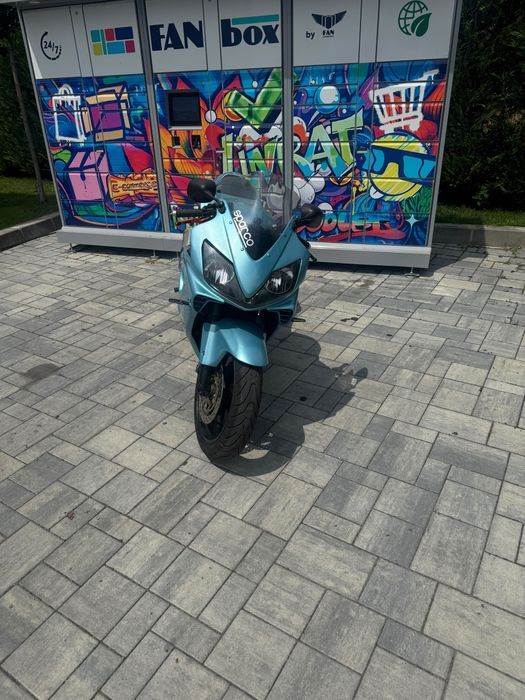 Motocicleta Honda Cbr 600 F4i sport nu (Honda cbr600rr, kawasaki ninja, yamaha R6)