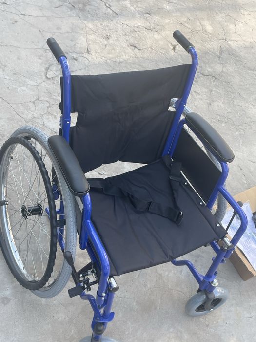 Продам новую инвалидную коляску
