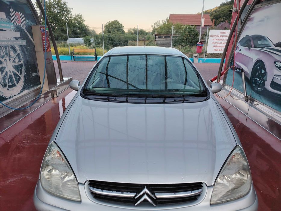 Vând Citroen C5/ 2004, HDI 1996. Mașina funcționează foarte bine, spațioasă, consum mic.