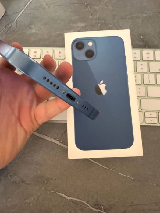 iPhone 13  256gb  orqasi nomiga singan