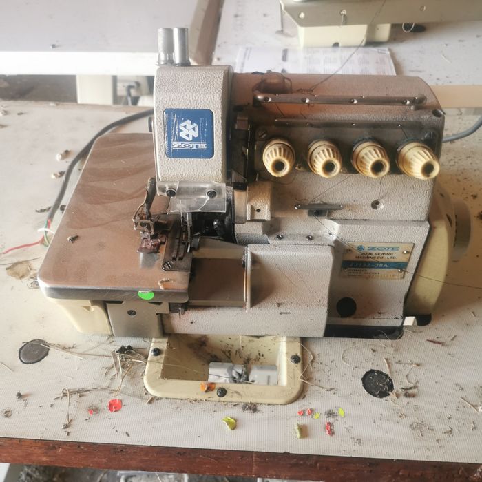 Mașini de cusut industriale