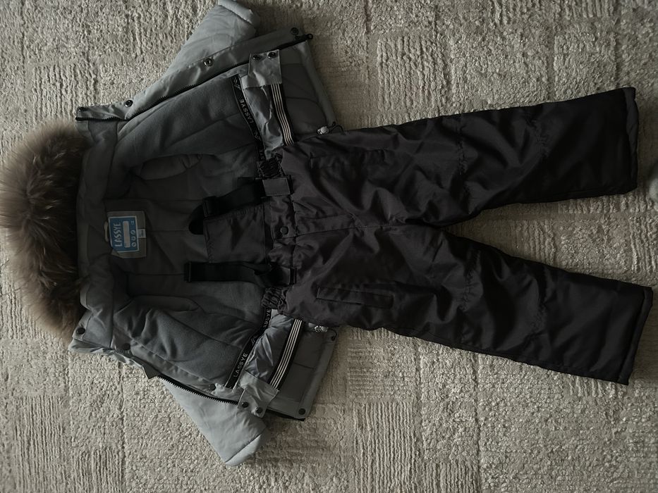 Продам комплект зимней одежды