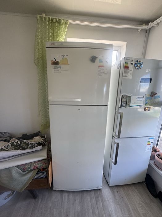 Холодильник большой