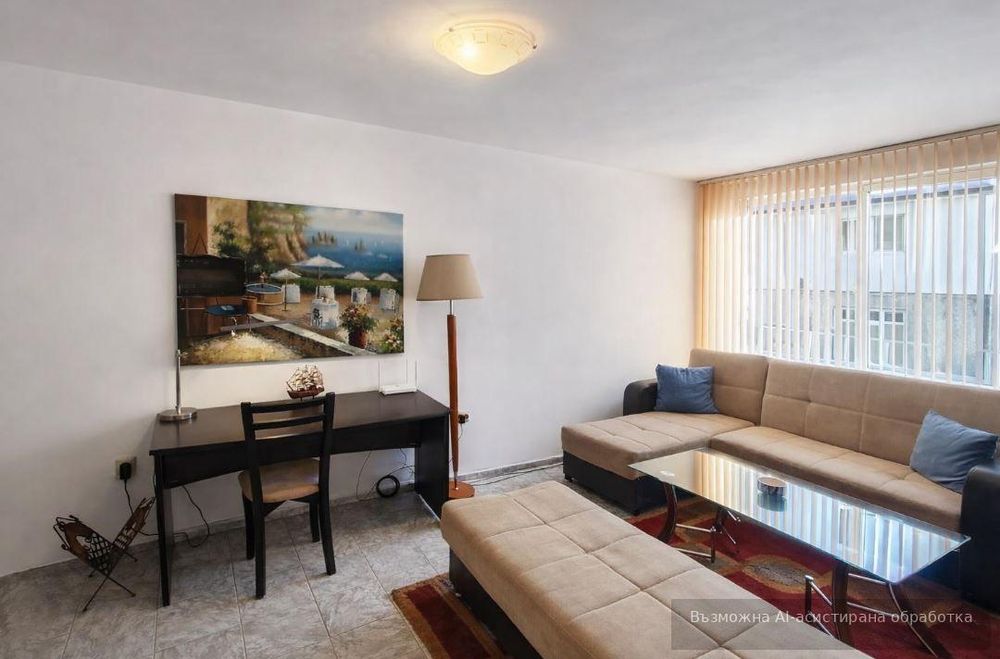 Дава се под наем Тристаен апартамент в Варна, Център - 100 кв.м за 698.19 € - Снимка #1