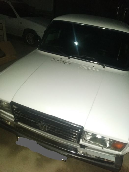 Vaz 2107 injektor. Yili 1985. Benzin