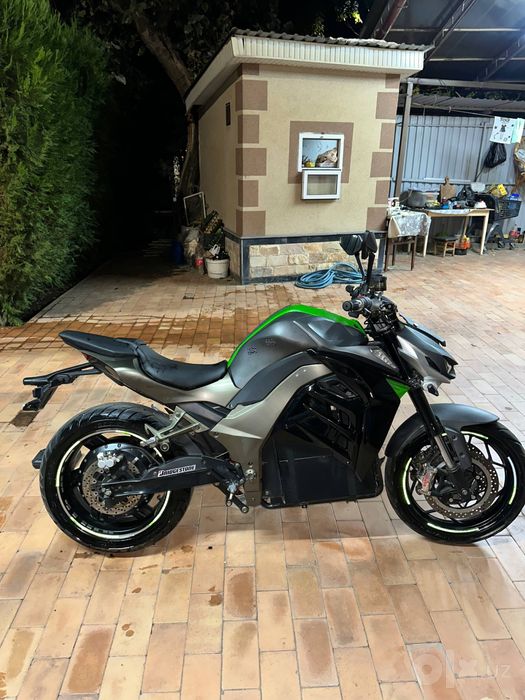 KAWASAKI Z1000 street fighter