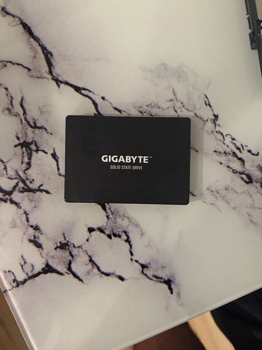 SSD 120gb gigabyte