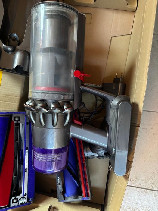 Aspirator dyson v11