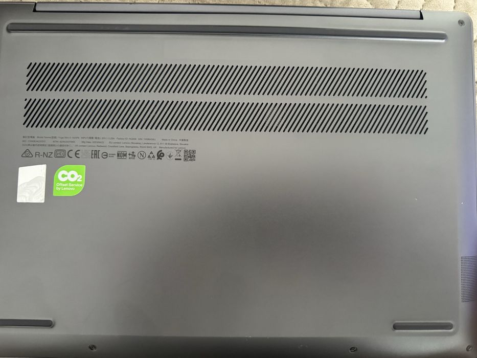 Laptop Lenovo Yoga slim i5 1240p OLED