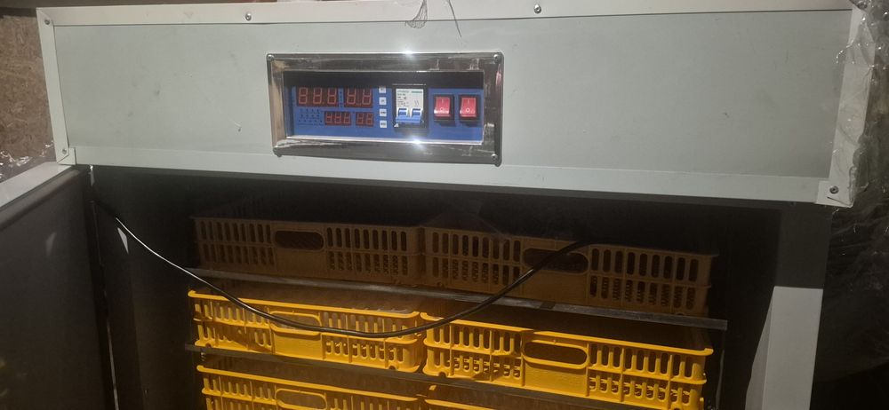 Продам инкубатор