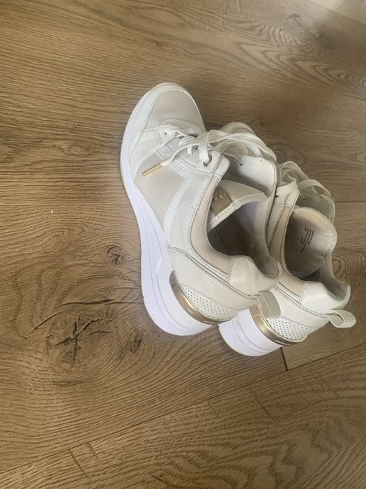 Продам обувь Michael Kors