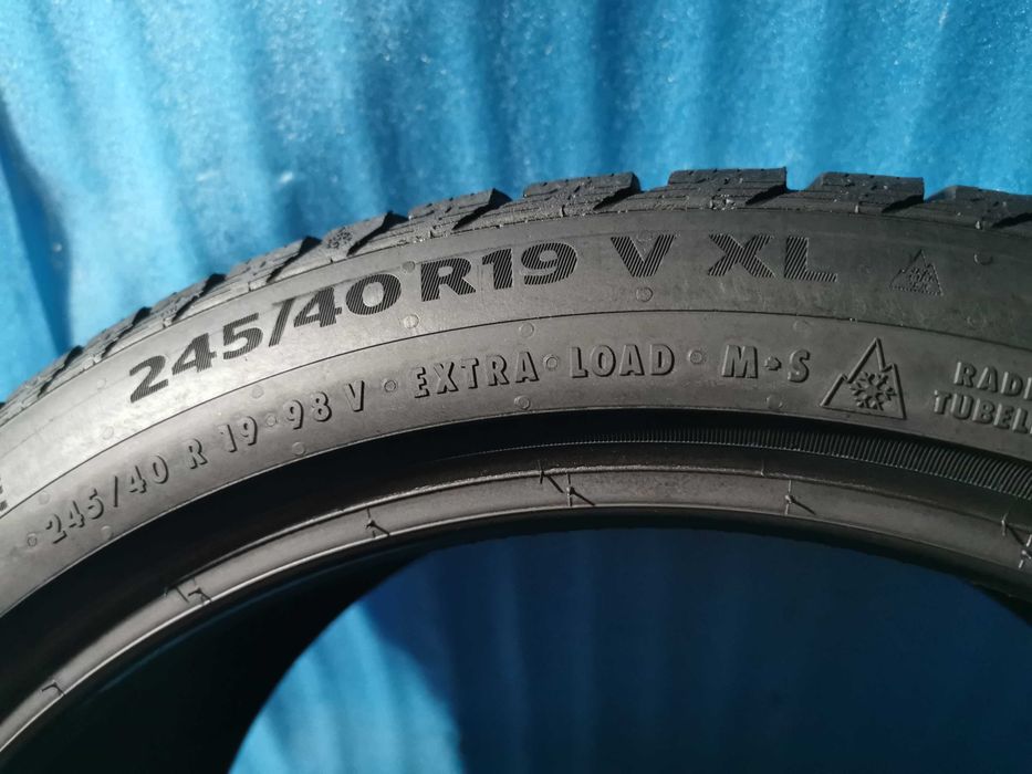 245/40 R19 - 275/35 R19 - continental runflat m+s 4 bucati 2 marimi