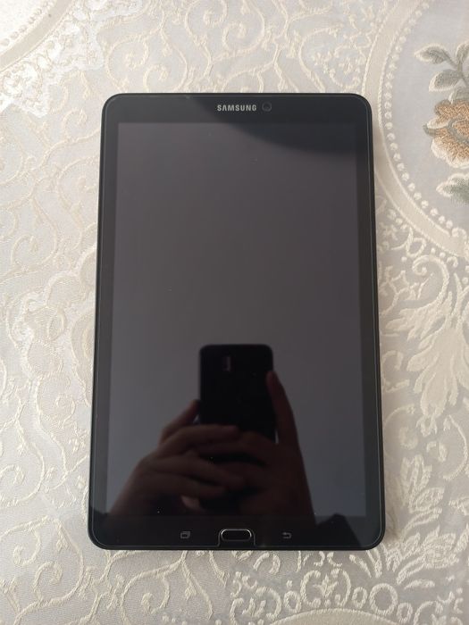 Samsung Tab E sotiladi