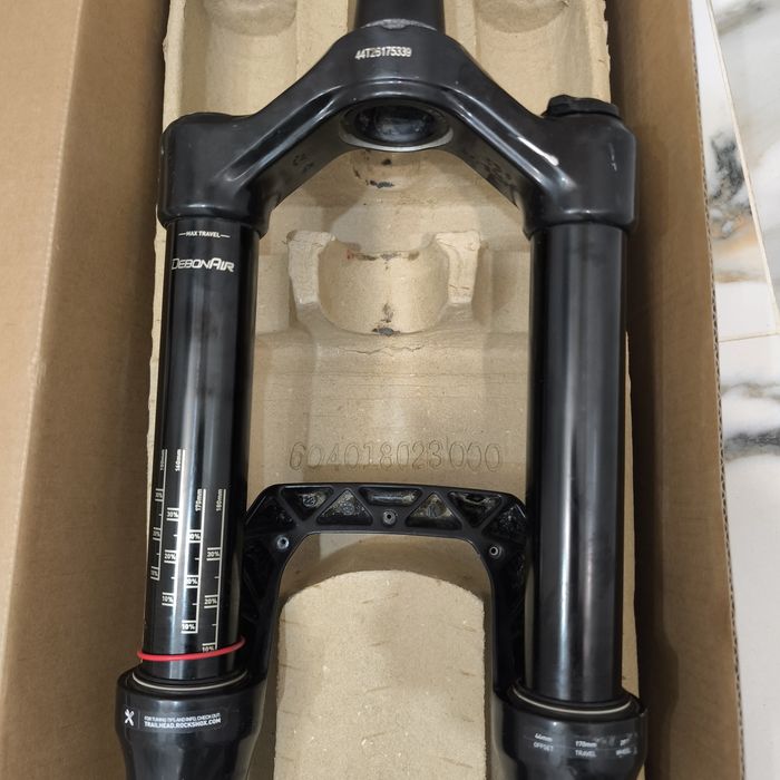 Rock shox Domain RC 29  вилка Ендуро/спускане