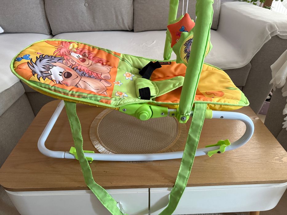 Продавам бебешки шезлонг- люлка!