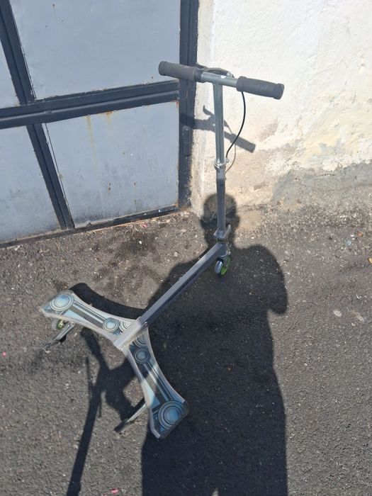 Vand trotineta in stare buna