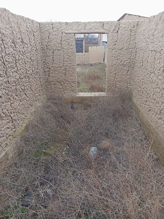 Жиззах Сулахлида Е́р Майдони 6 сутик 4хона пахсадан кутарилганСотилади